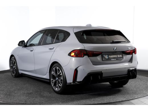 BMW 1 Serie 120 M Sport | Dig. Cockpit | Adapt. Cruise | Stoelverw. | PDC | Camera | NAV + App. Connect | ECC... ActivLease financial lease