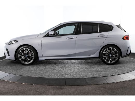 BMW 1 Serie 120 M Sport | Dig. Cockpit | Adapt. Cruise | Stoelverw. | PDC | Camera | NAV + App. Connect | ECC... ActivLease financial lease