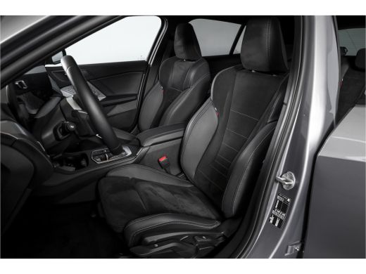 BMW 1 Serie 120 M Sport | Dig. Cockpit | Adapt. Cruise | Stoelverw. | PDC | Camera | NAV + App. Connect | ECC... ActivLease financial lease