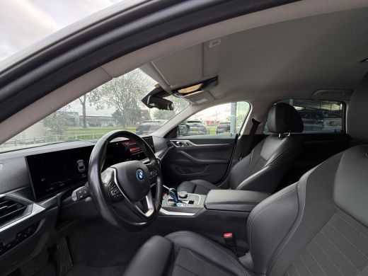 BMW i4 eDrive40 84 kWh | Trekhaak | Navi | Camera | ActivLease financial lease