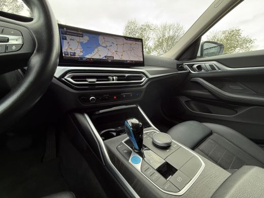 BMW i4 eDrive40 84 kWh | Trekhaak | Navi | Camera | ActivLease financial lease