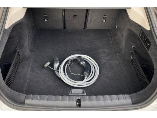 BMW i4 eDrive40 84 kWh | Trekhaak | Navi | Camera | ActivLease financial lease