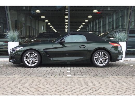 BMW Z4 Roadster sDrive20i High Executive Automaat / Achteruitrijcamera / Stuurverwarming / Adaptieve LED... ActivLease financial lease