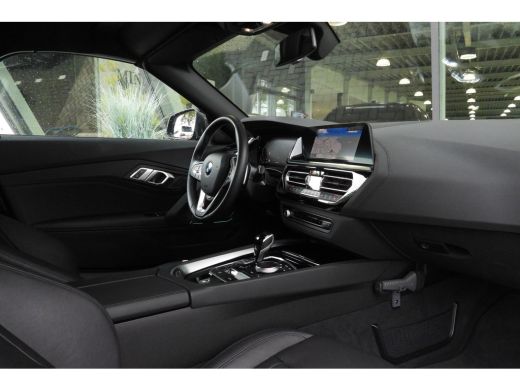 BMW Z4 Roadster sDrive20i High Executive Automaat / Achteruitrijcamera / Stuurverwarming / Adaptieve LED... ActivLease financial lease