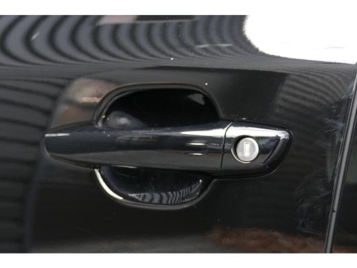 Peugeot 2008 1.2 PureTech 130 GT / NAVI / ALCANTARA / PDC / CLIMA / 17"LMV / CAMERA V+A / KEYLESS / MASSAGESTO... ActivLease financial lease