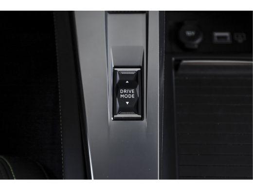 Peugeot 308 1.2 PureTech 130 PK GT - Automaat | 3D Dig. Cockpit | Adapt. Cruise | Stoelverwarming | Camera | ... ActivLease financial lease