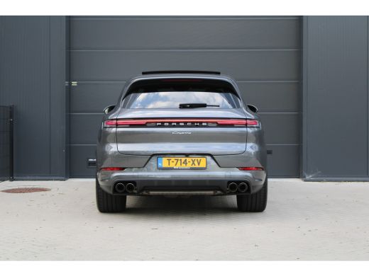 Porsche Cayenne 3.0 E-Hybrid | NAP | PANO | HUD | MEMORY | SPORTUITLAAT | BOSE | STUURVERW | ActivLease financial lease