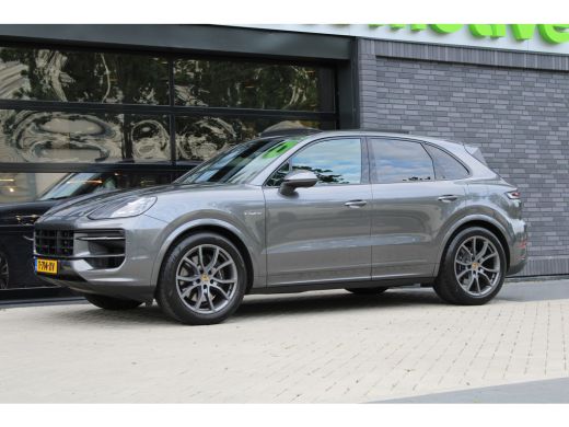 Porsche Cayenne 3.0 E-Hybrid | NAP | PANO | HUD | MEMORY | SPORTUITLAAT | BOSE | STUURVERW | ActivLease financial lease