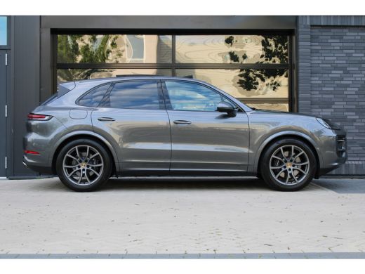 Porsche Cayenne 3.0 E-Hybrid | NAP | PANO | HUD | MEMORY | SPORTUITLAAT | BOSE | STUURVERW | ActivLease financial lease