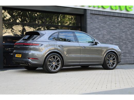 Porsche Cayenne 3.0 E-Hybrid | NAP | PANO | HUD | MEMORY | SPORTUITLAAT | BOSE | STUURVERW | ActivLease financial lease