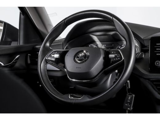 Skoda Kamiq 1.0 TSI 110 PK Ambition - DSG Automaat | Cruise | Stoelverw. | Camera+PDC | App.Connect | Auto.Ai... ActivLease financial lease