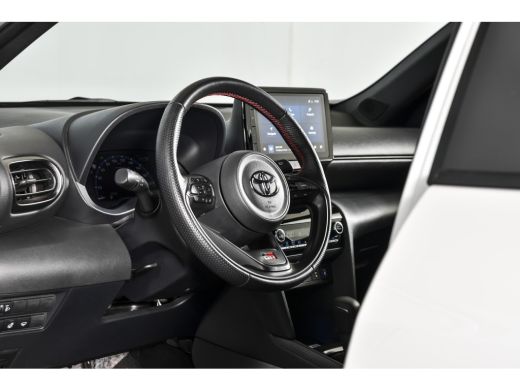 Toyota Yaris Cross 1.5 Hybrid 115 PK GR Sport | Dig. Cockpit | Adapt. Cruise | Stoel-+Stuurverw. | PDC | Camera | NA... ActivLease financial lease