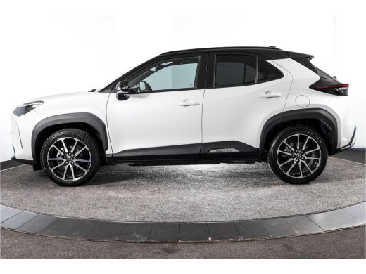 Toyota Yaris Cross 1.5 Hybrid 115 PK GR Sport | Dig. Cockpit | Adapt. Cruise | Stoel-+Stuurverw. | PDC | Camera | NA... ActivLease financial lease