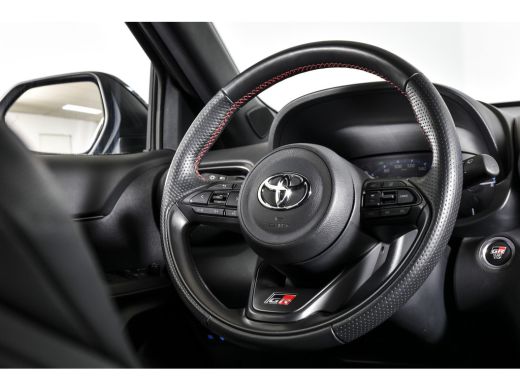 Toyota Yaris Cross 1.5 Hybrid 115 PK GR Sport | Dig. Cockpit | Adapt. Cruise | Stoel-+Stuurverw. | PDC | Camera | NA... ActivLease financial lease