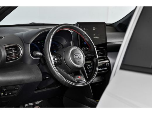 Toyota Yaris Cross 1.5 Hybrid 130 GR Sport | Dig.Cockpit | Adapt.Cruise | Stoel+Stuurverw. | Camera | PDC + NAV + Ap... ActivLease financial lease