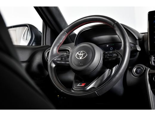 Toyota Yaris Cross 1.5 Hybrid 130 GR Sport | Dig.Cockpit | Adapt.Cruise | Stoel+Stuurverw. | Camera | PDC + NAV + Ap... ActivLease financial lease