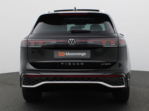 Volkswagen Tiguan 1.5 eHybrid R-Line Edition 272PK DSG Trekhaak, Lederen bekleding, Massage, Ventilatiestoelen, Pan... ActivLease financial lease