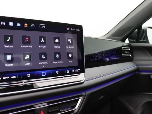 Volkswagen Tiguan 1.5 eHybrid R-Line Edition 272PK DSG Trekhaak, Lederen bekleding, Massage, Ventilatiestoelen, Pan... ActivLease financial lease