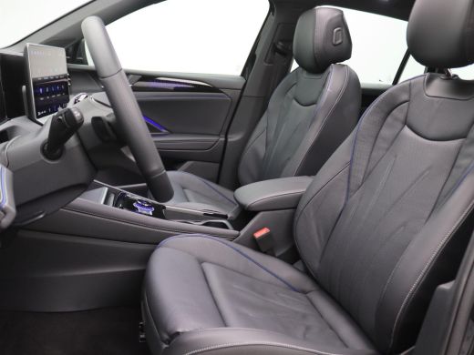 Volkswagen Tiguan 1.5 eHybrid R-Line Edition 272PK DSG Trekhaak, Lederen bekleding, Massage, Ventilatiestoelen, Pan... ActivLease financial lease