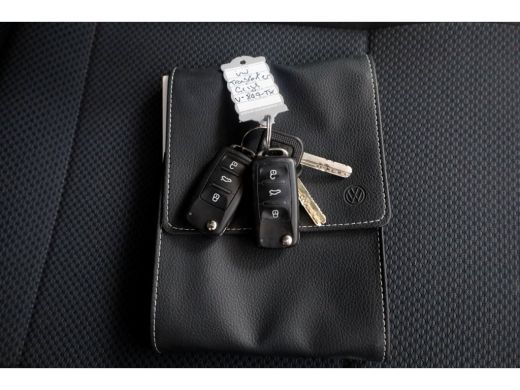 Volkswagen Transporter T6 2.0 TDI 150pk L1H1 Highline LED/ACC/Camera/Achterklep 01-2019 ActivLease financial lease