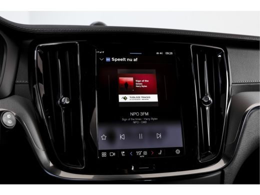 Volvo  V60 2.0 T6 Plug-in hybrid AWD Ultra Dark | S/K-panodak | Bowers/Wilkens | Dig. Cockpit | Adapt. Cruis... ActivLease financial lease