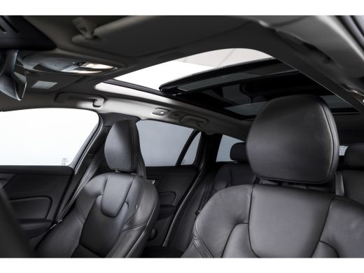 Volvo  V60 2.0 T6 Plug-in hybrid AWD Ultra Dark | S/K-panodak | Bowers/Wilkens | Dig. Cockpit | Adapt. Cruis... ActivLease financial lease