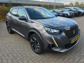 Peugeot 2008 1.2 PureTech Allure Pack | Automaat | Navigatie | Camera | All season | Apple carplay | 3D Instru...