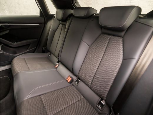 Audi A3 Sportback 30 TFSI S-Line Sport Automaat (2X S-LINE, APPLE CARPLAY, GROOT NAVI, LEDER, STOELVERWAR... ActivLease financial lease