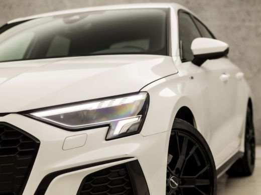 Audi A3 Sportback 30 TFSI S-Line Sport Automaat (2X S-LINE, APPLE CARPLAY, GROOT NAVI, LEDER, STOELVERWAR... ActivLease financial lease