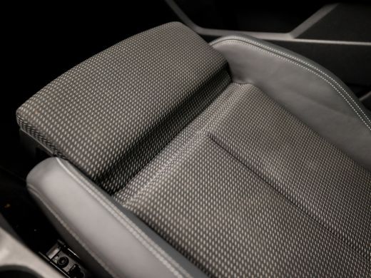 Audi A3 Sportback 30 TFSI S-Line Sport Automaat (2X S-LINE, APPLE CARPLAY, GROOT NAVI, LEDER, STOELVERWAR... ActivLease financial lease