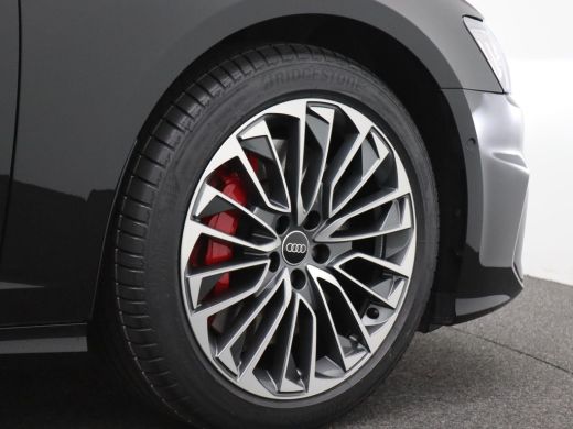 Audi A6 Avant 55 TFSI e quattro S edition Competition 367PK Trekhaak, Panoramadak, Adaptive Cruise Contro... ActivLease financial lease