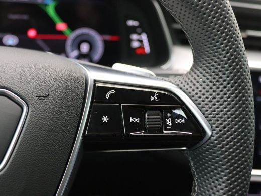 Audi A6 Avant 55 TFSI e quattro S edition Competition 367PK Trekhaak, Panoramadak, Adaptive Cruise Contro... ActivLease financial lease