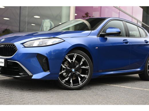 BMW 1 Serie 120 M Sport Automaat / Sportstoelen / Achteruitrijcamera / M Adaptief onderstel / Adaptieve LED /... ActivLease financial lease