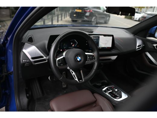 BMW 1 Serie 120 M Sport Automaat / Sportstoelen / Achteruitrijcamera / M Adaptief onderstel / Adaptieve LED /... ActivLease financial lease