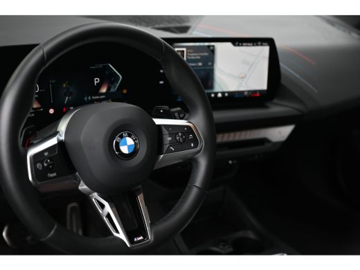 BMW 1 Serie 120 M Sport Automaat / Sportstoelen / Achteruitrijcamera / M Adaptief onderstel / Adaptieve LED /... ActivLease financial lease
