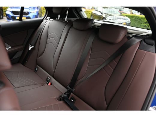 BMW 1 Serie 120 M Sport Automaat / Sportstoelen / Achteruitrijcamera / M Adaptief onderstel / Adaptieve LED /... ActivLease financial lease