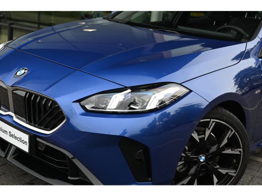 BMW 1 Serie 120 M Sport Automaat / Sportstoelen / Achteruitrijcamera / M Adaptief onderstel / Adaptieve LED /... ActivLease financial lease