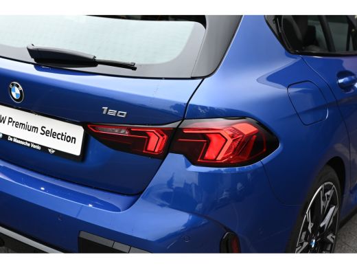 BMW 1 Serie 120 M Sport Automaat / Sportstoelen / Achteruitrijcamera / M Adaptief onderstel / Adaptieve LED /... ActivLease financial lease
