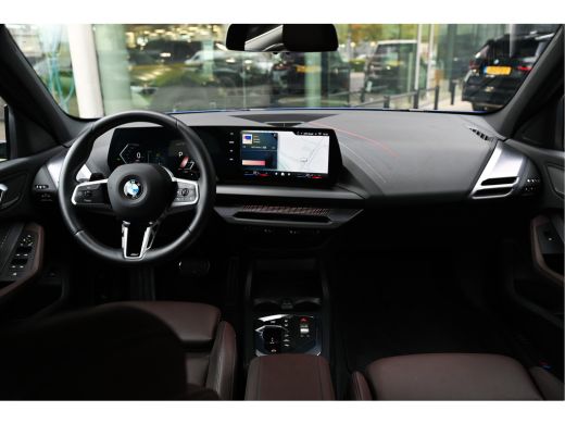 BMW 1 Serie 120 M Sport Automaat / Sportstoelen / Achteruitrijcamera / M Adaptief onderstel / Adaptieve LED /... ActivLease financial lease