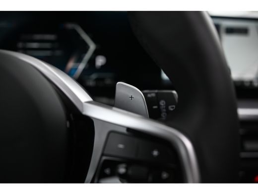 BMW 3 Serie Touring 330e xDrive M Sport Automaat / Panoramadak / Trekhaak / Sportstoelen / Achteruitrijcamera... ActivLease financial lease