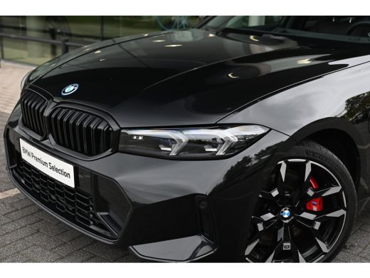 BMW 3 Serie Touring 330e xDrive M Sport Automaat / Panoramadak / Trekhaak / Sportstoelen / Achteruitrijcamera... ActivLease financial lease