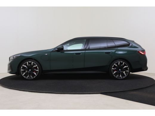BMW 5 Serie Touring 530e M Sport Automaat / Panoramadak / Trekhaak / Adaptief onderstel professional / Parkin... ActivLease financial lease