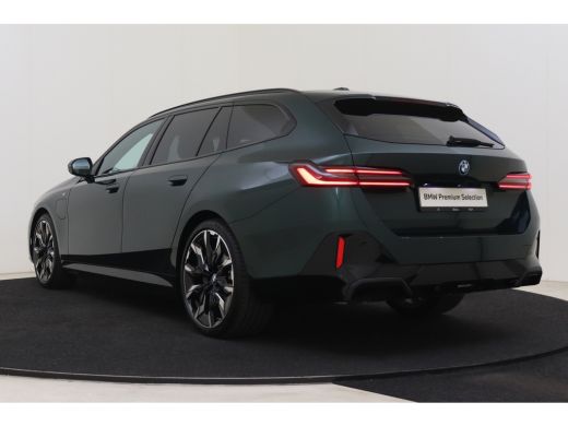 BMW 5 Serie Touring 530e M Sport Automaat / Panoramadak / Trekhaak / Adaptief onderstel professional / Parkin... ActivLease financial lease