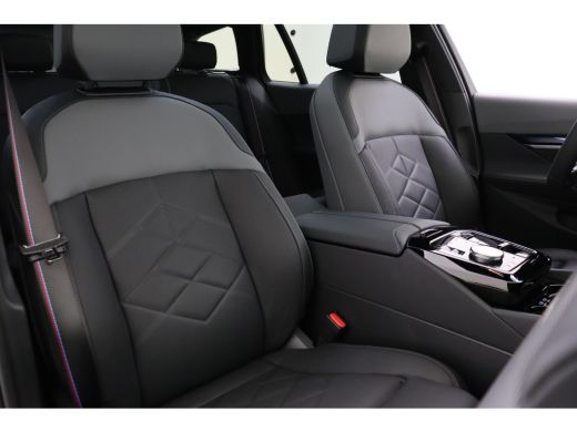 BMW 5 Serie Touring 530e M Sport Automaat / Panoramadak / Trekhaak / Adaptief onderstel professional / Parkin... ActivLease financial lease