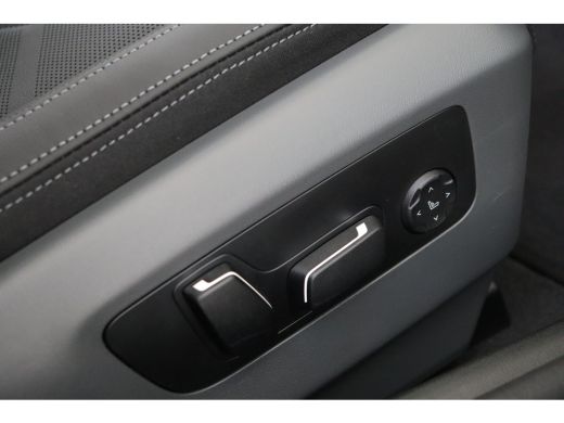 BMW 5 Serie Touring 530e M Sport Automaat / Panoramadak / Trekhaak / Adaptief onderstel professional / Parkin... ActivLease financial lease