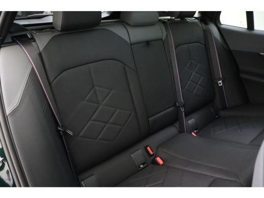 BMW 5 Serie Touring 530e M Sport Automaat / Panoramadak / Trekhaak / Adaptief onderstel professional / Parkin... ActivLease financial lease