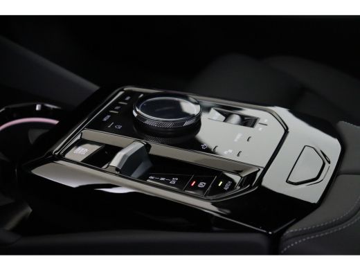 BMW 5 Serie Touring 530e M Sport Automaat / Panoramadak / Trekhaak / Adaptief onderstel professional / Parkin... ActivLease financial lease