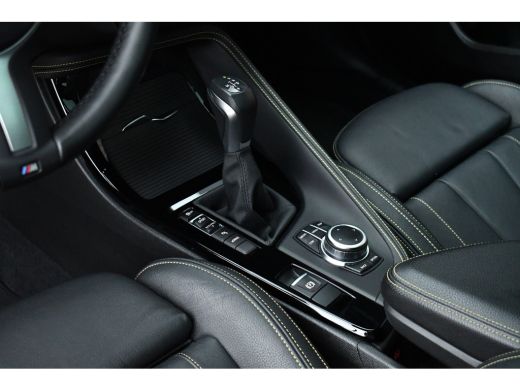 BMW X2 xDrive25e M-Sport Goldplay Pano ACC HUD Camera M-zetels ActivLease financial lease