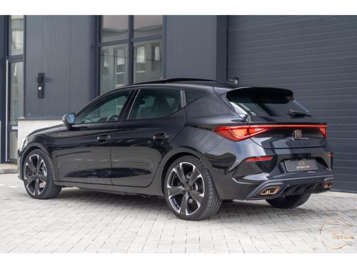 CUPRA Leon 1.4 e-Hybrid VZ 245 PANO CAMERA ACC Sfeerverlichting ActivLease financial lease