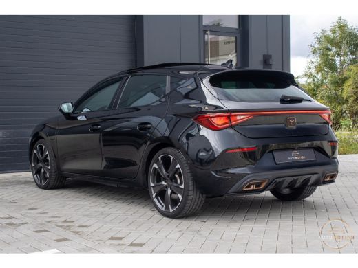 CUPRA Leon 1.4 e-Hybrid VZ 245 PANO CAMERA ACC Sfeerverlichting ActivLease financial lease